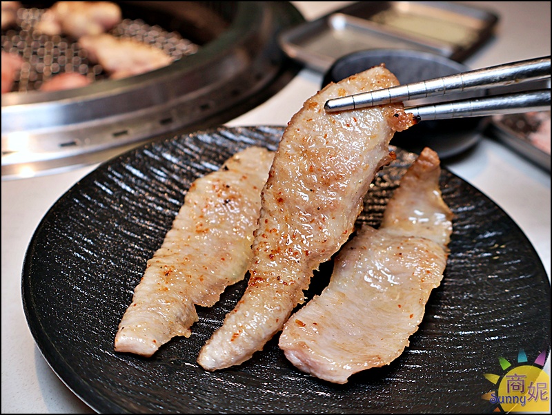 燒肉MEN朝富店|埔里超人氣燒肉進駐台中! 豐盛套餐爽嗑A5和牛F1紐約客,個人燒肉499元起享用哈根達斯、水耕生菜豪華自助吧吃到飽 燒肉MEN朝富店|埔里超人氣燒肉進駐台中! 豐盛套餐爽嗑A5和牛F1紐約客,個人燒肉499元起享用哈根達斯、水耕生菜豪華自助吧吃到飽