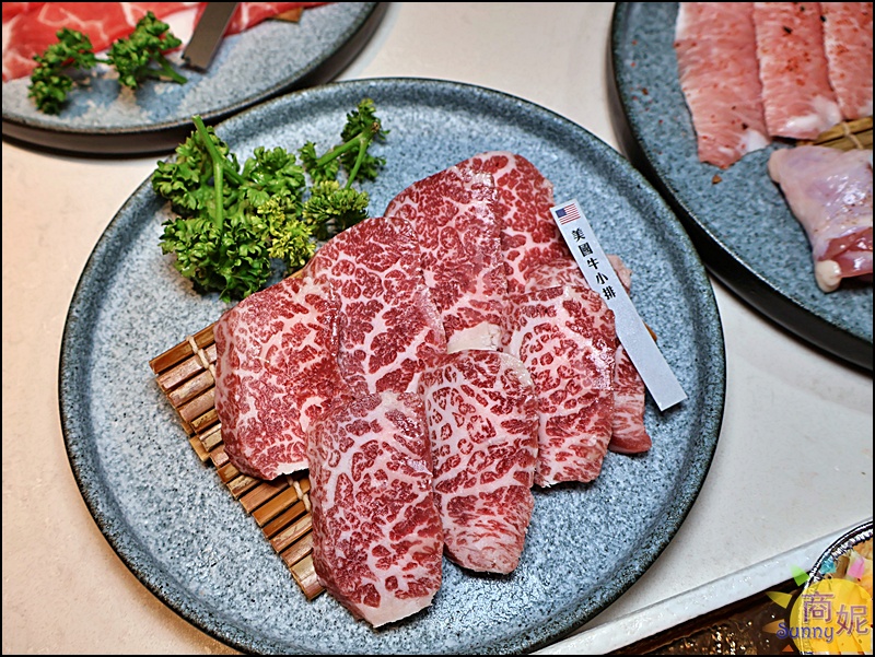 燒肉MEN朝富店|埔里超人氣燒肉進駐台中! 豐盛套餐爽嗑A5和牛F1紐約客,個人燒肉499元起享用哈根達斯、水耕生菜豪華自助吧吃到飽 燒肉MEN朝富店|埔里超人氣燒肉進駐台中! 豐盛套餐爽嗑A5和牛F1紐約客,個人燒肉499元起享用哈根達斯、水耕生菜豪華自助吧吃到飽