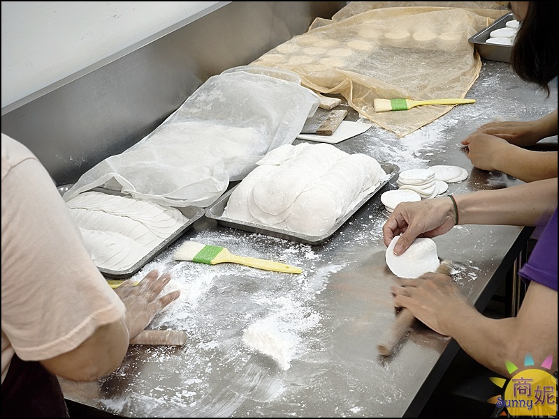 成功水晶餃｜隱藏巷弄的手工爆餡美味！晶瑩Q彈皮薄肉香，在地人瘋搶秒殺神級小吃