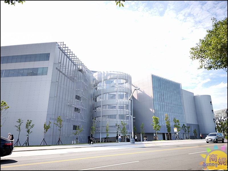 台中綠美圖純白外觀