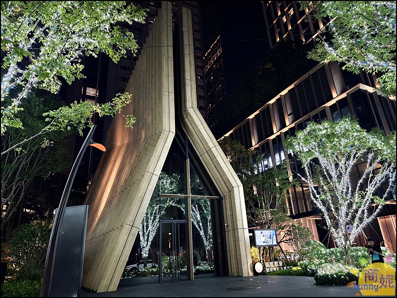 2025勤美草悟聖誕村|台中免費景點！7米飄雪聖誕樹.250公尺光之道.耶誕跨年最浪漫打卡點攻略