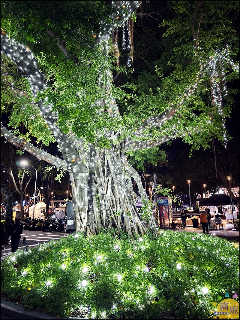 2025勤美草悟聖誕村|台中免費景點!7米飄雪聖誕樹.250公尺光之道.耶誕跨年最浪漫打卡點攻略 2025勤美草悟聖誕村|台中免費景點!7米飄雪聖誕樹.250公尺光之道.耶誕跨年最浪漫打卡點攻略