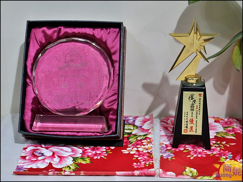 一六堂餅店|台中伴手禮推薦50年老店新滋味!金沙蛋黃酥、檸檬紅茶酥必買，還有買6送1超狂厚片吐司