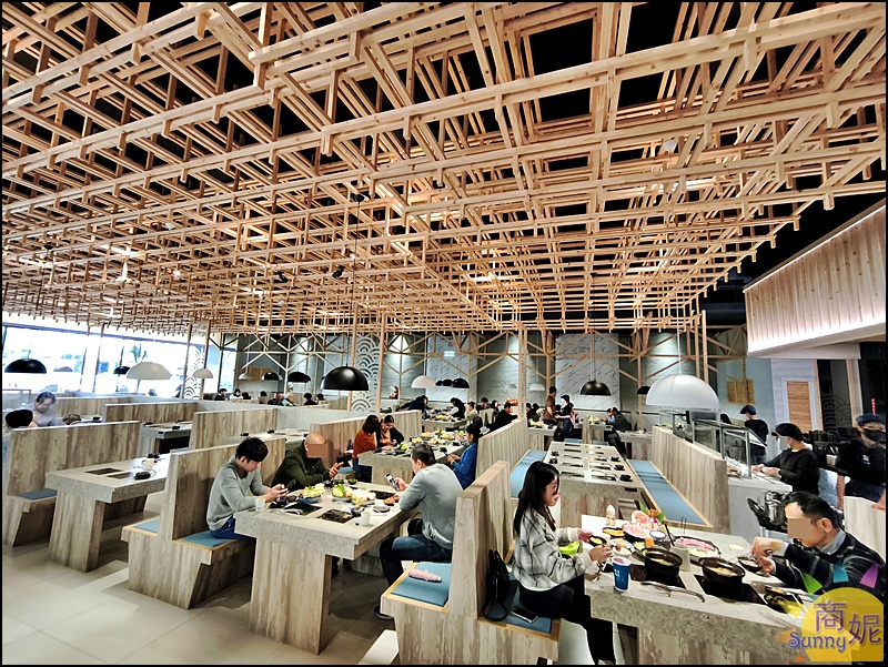 澎漁鍋物|草屯最美火鍋CP值爆表！澎湖產地直送海鮮澎湃上桌.職人握壽司.日本哈根達斯.手作蛋糕.特調飲品.附專屬停車場