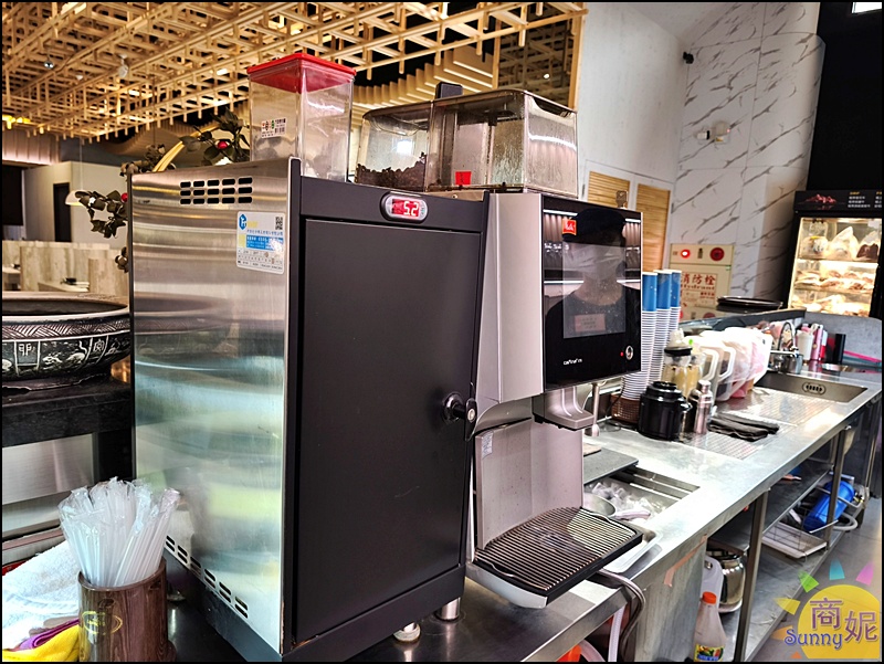 澎漁鍋物|草屯最美火鍋CP值爆表！澎湖產地直送海鮮澎湃上桌.職人握壽司.日本哈根達斯.手作蛋糕.特調飲品.附專屬停車場