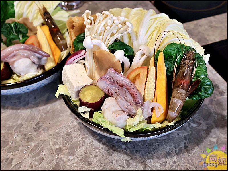 澎漁鍋物|草屯最美火鍋CP值爆表！澎湖產地直送海鮮澎湃上桌.職人握壽司.日本哈根達斯.手作蛋糕.特調飲品.附專屬停車場