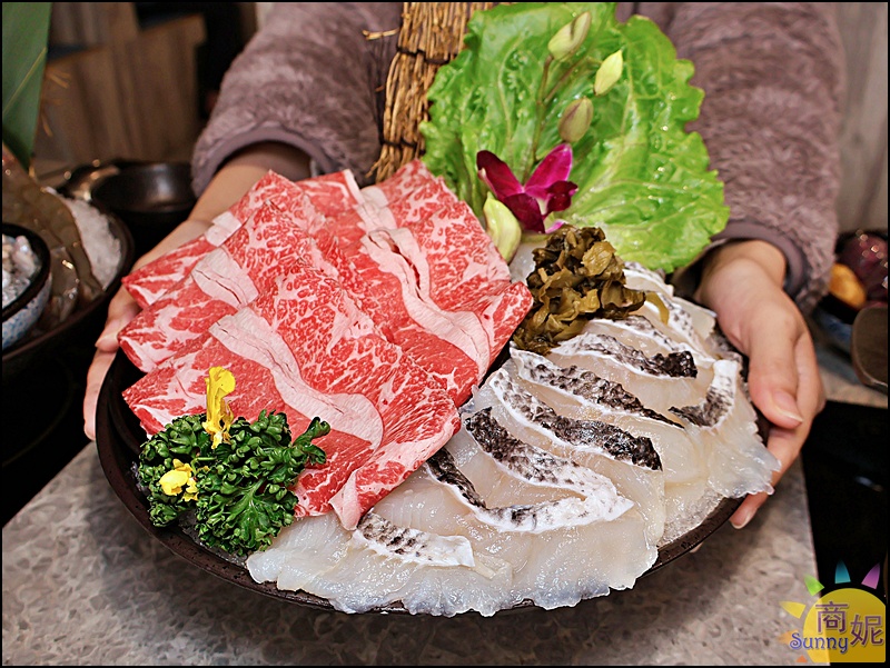 澎漁鍋物|草屯最美火鍋CP值爆表！澎湖產地直送海鮮澎湃上桌.職人握壽司.日本哈根達斯.手作蛋糕.特調飲品.附專屬停車場