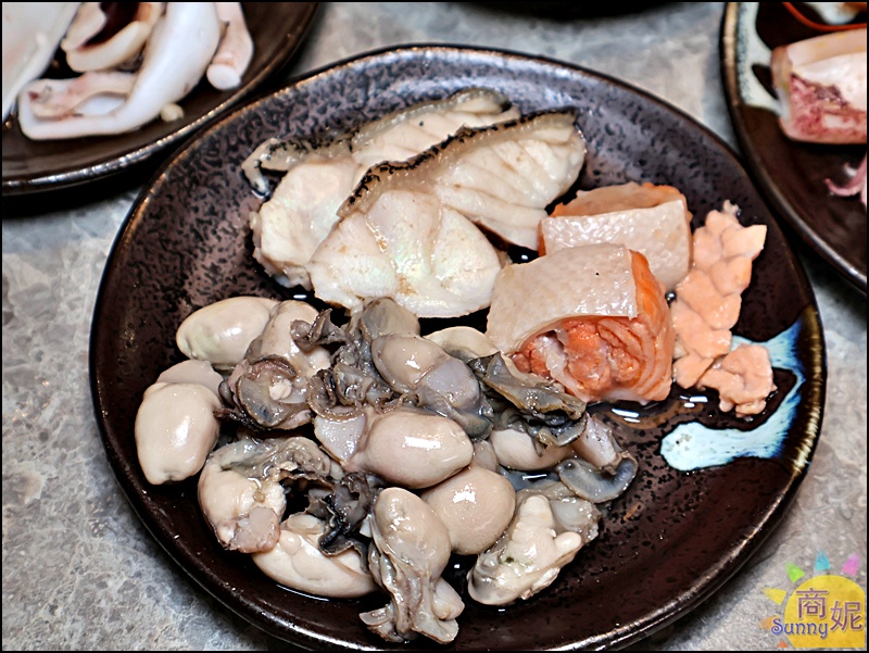 澎漁鍋物|草屯最美火鍋CP值爆表！澎湖產地直送海鮮澎湃上桌.職人握壽司.日本哈根達斯.手作蛋糕.特調飲品.附專屬停車場