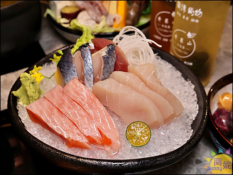 澎漁鍋物|草屯最美火鍋CP值爆表！澎湖產地直送海鮮澎湃上桌.職人握壽司.日本哈根達斯.手作蛋糕.特調飲品.附專屬停車場