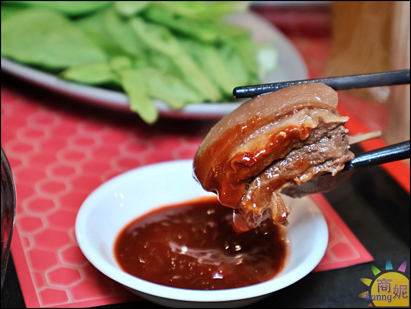 羊腩排，每一塊都燉煮得非常入味，皮Q肉香越咬越甜