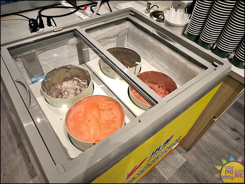 似錦涮|台中火鍋自助吧280元吃到飽!平日午後大胃王肉盤買一送一CP值超高，再送得獎手工蛋捲甜點控最愛