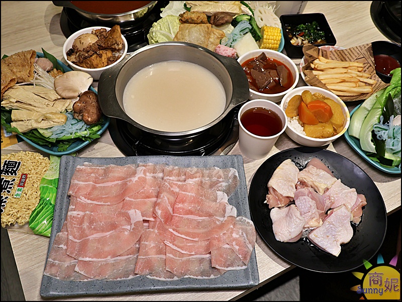 似錦涮|台中火鍋自助吧280元吃到飽!平日午後大胃王肉盤買一送一CP值超高，再送得獎手工蛋捲甜點控最愛