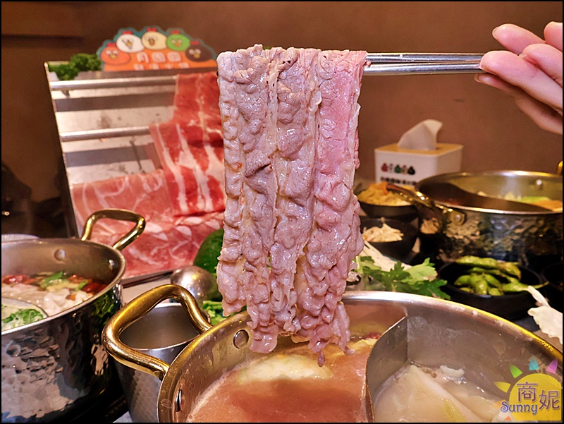 月團圓雞湯火鍋|台中個人鴛鴦鍋吃到飽!388元起50種蔬食自助吧吃到飽,8小時熬煮雞湯超好吃 月團圓雞湯火鍋|台中個人鴛鴦鍋吃到飽!388元起50種蔬食自助吧吃到飽,8小時熬煮雞湯超好吃