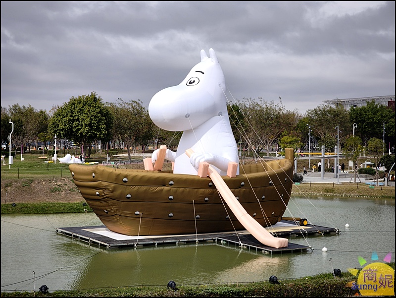 2026台中燈會|嚕嚕米姆明降臨台中！幸福蜜馬60米巨型極光主燈秀，姆明小提燈、7大展區交通懶人包