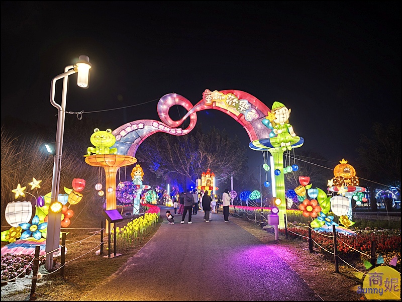 2026台中燈會|嚕嚕米姆明降臨台中！幸福蜜馬60米巨型極光主燈秀，姆明小提燈、7大展區交通懶人包