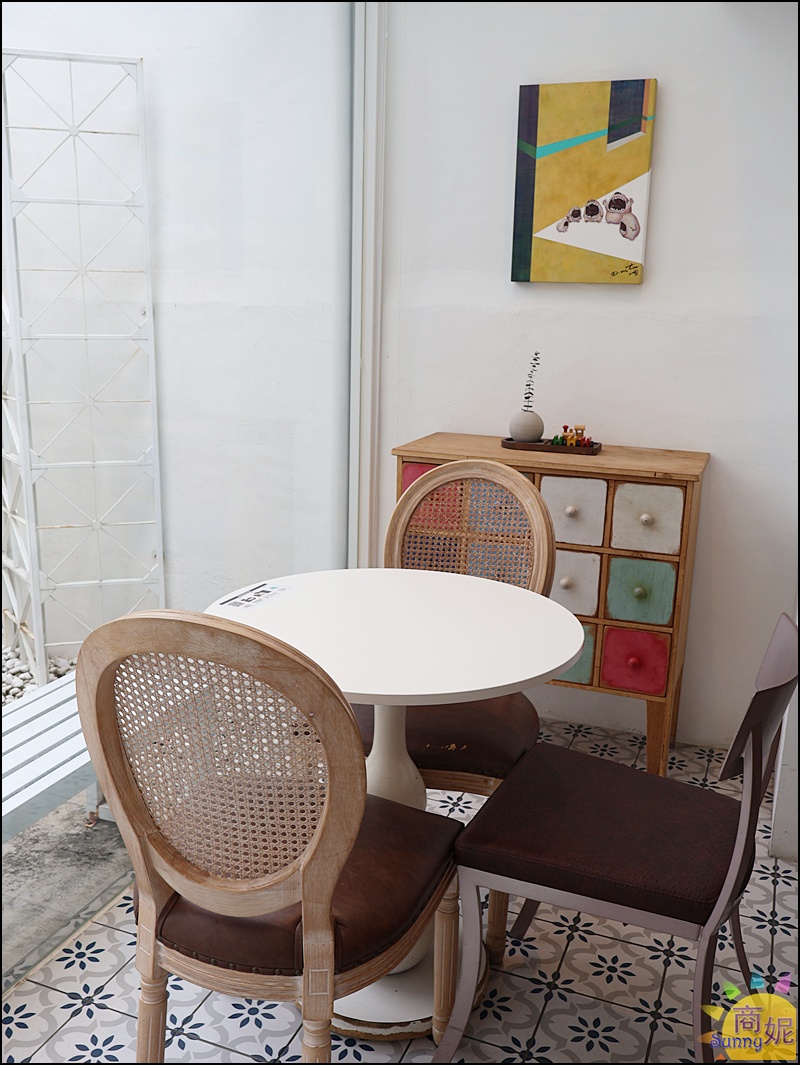 L’espace老陳小圓法漢堡專賣店|台中早午餐神級手作漢堡！國美館巷弄老宅吃過想再回訪.麵包控必吃限量小圓法