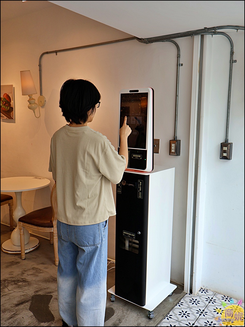 L’espace老陳小圓法漢堡專賣店|台中早午餐神級手作漢堡！國美館巷弄老宅吃過想再回訪.麵包控必吃限量小圓法