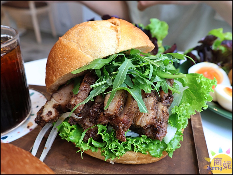 L’espace老陳小圓法漢堡專賣店|台中早午餐神級手作漢堡！國美館巷弄老宅吃過想再回訪.麵包控必吃限量小圓法