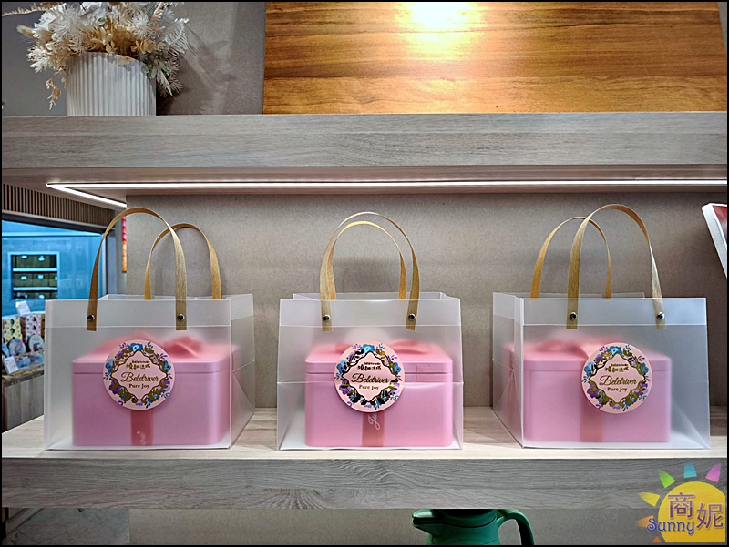 曉翮流域|厚餡夾心內餡厚到藏不住！台中伴手禮推薦，開賣秒殺的午茶首選最新6口味濃郁登場