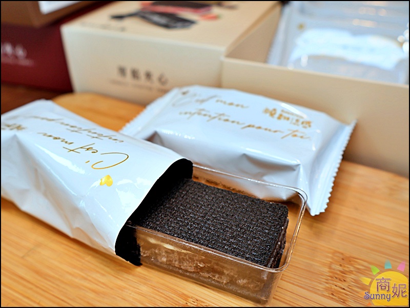 曉翮流域|厚餡夾心內餡厚到藏不住！台中伴手禮推薦，開賣秒殺的午茶首選最新6口味濃郁登場