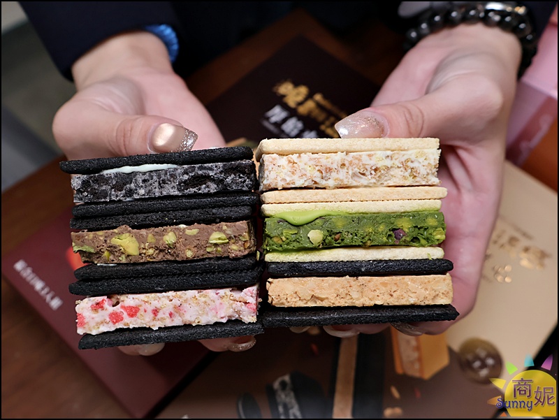 曉翮流域|厚餡夾心內餡厚到藏不住！台中伴手禮推薦，開賣秒殺的午茶首選最新6口味濃郁登場