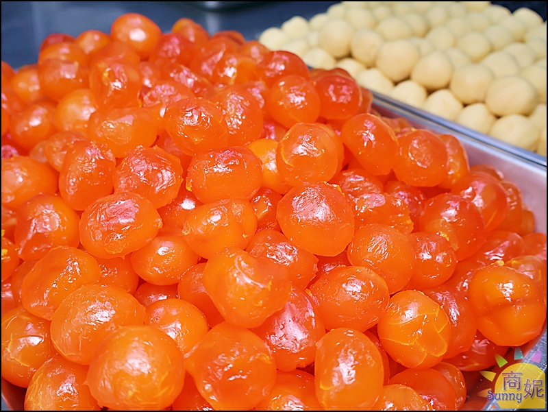 一六堂餅店|台中伴手禮推薦50年老店超人氣金沙蛋黃酥!獨家秘方內餡包覆大顆紅土鹹蛋黃，北屯必買伴手禮