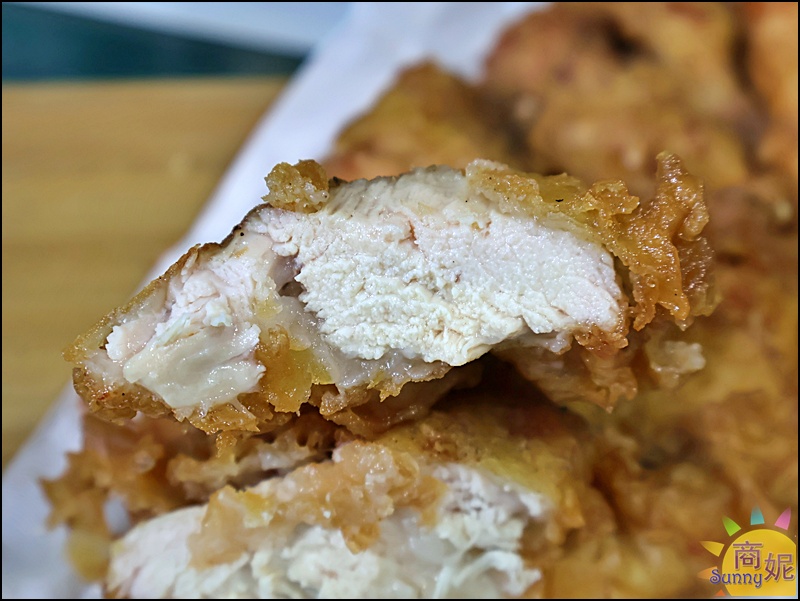 伙伕炸雞中美店|台中向上市場美食推薦!65元超大雞排、雞翅6支100元下午茶點心宵夜必吃外酥內噴汁CP值爆表 伙伕炸雞中美店|台中向上市場美食推薦!65元超大雞排、雞翅6支100元下午茶點心宵夜必吃外酥內噴汁CP值爆表