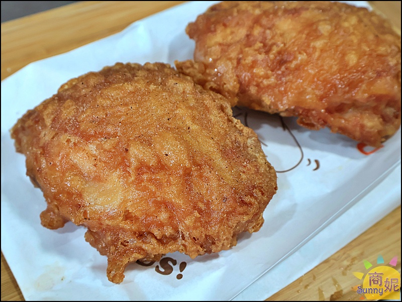 伙伕炸雞中美店|台中向上市場美食推薦!65元超大雞排、雞翅6支100元下午茶點心宵夜必吃外酥內噴汁CP值爆表 伙伕炸雞中美店|台中向上市場美食推薦!65元超大雞排、雞翅6支100元下午茶點心宵夜必吃外酥內噴汁CP值爆表
