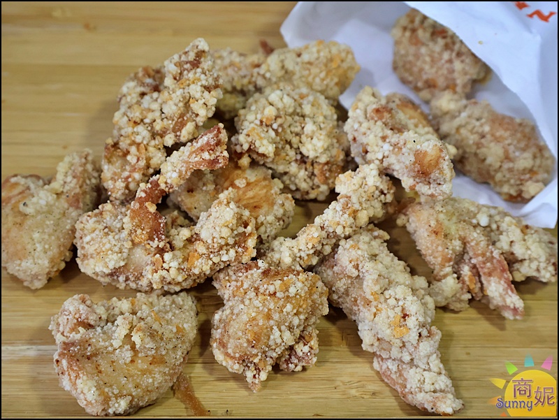 伙伕炸雞中美店|台中向上市場美食推薦!65元超大雞排、雞翅6支100元下午茶點心宵夜必吃外酥內噴汁CP值爆表 伙伕炸雞中美店|台中向上市場美食推薦!65元超大雞排、雞翅6支100元下午茶點心宵夜必吃外酥內噴汁CP值爆表