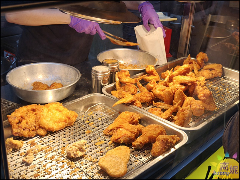 伙伕炸雞中美店|台中向上市場美食推薦!65元超大雞排、雞翅6支100元下午茶點心宵夜必吃外酥內噴汁CP值爆表 伙伕炸雞中美店|台中向上市場美食推薦!65元超大雞排、雞翅6支100元下午茶點心宵夜必吃外酥內噴汁CP值爆表