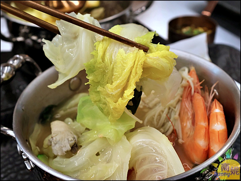 夠暖快享鍋崇德店｜台中北屯平價火鍋！179元起享雞湯火鍋、酸菜魚個人鍋白飯飲料無限續還免服務費