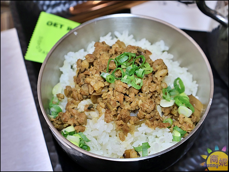 夠暖快享鍋崇德店｜台中北屯平價火鍋！179元起享雞湯火鍋、酸菜魚個人鍋白飯飲料無限續還免服務費