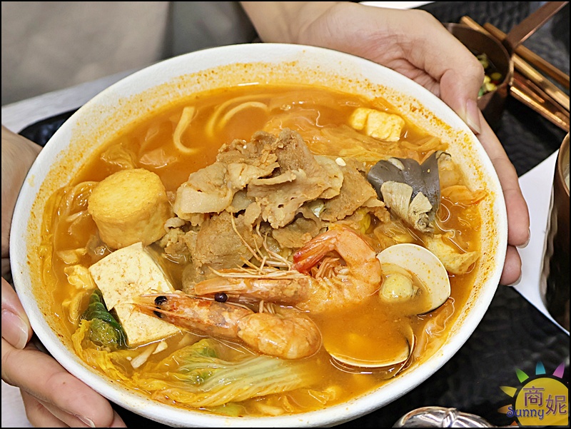 夠暖快享鍋崇德店｜台中北屯平價火鍋！179元起享雞湯火鍋、酸菜魚個人鍋白飯飲料無限續還免服務費