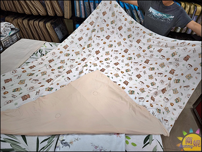 大甲寢具特賣！台中最便宜寢具 工廠直營換季出清天絲純棉床包組799起，涼被枕頭買一送一千元有找