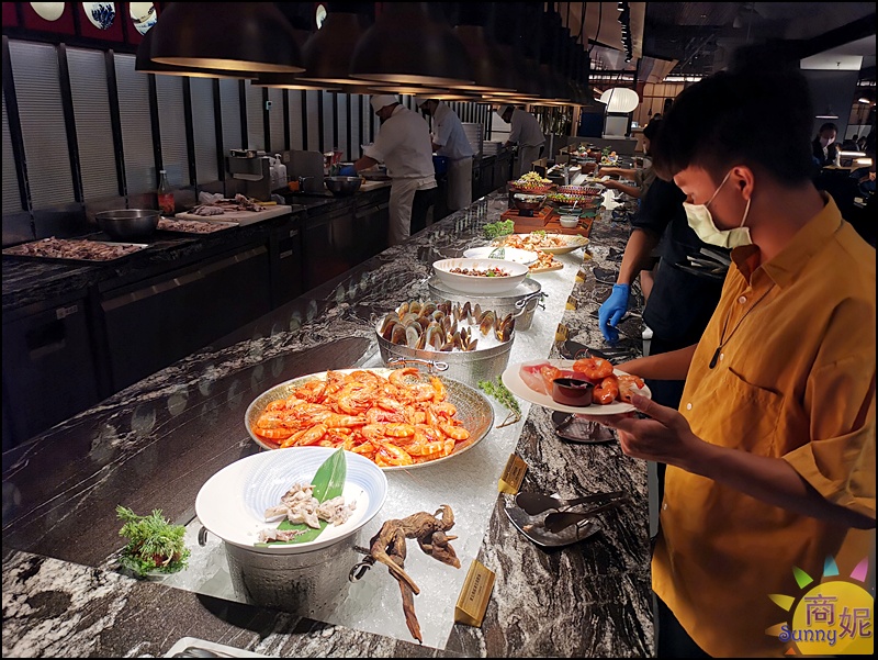 台中吃到飽【旭集台中店】頂級日式Buffet插旗大遠百！最新餐價、訂位攻略、9大主題餐檯必吃亮點全攻略