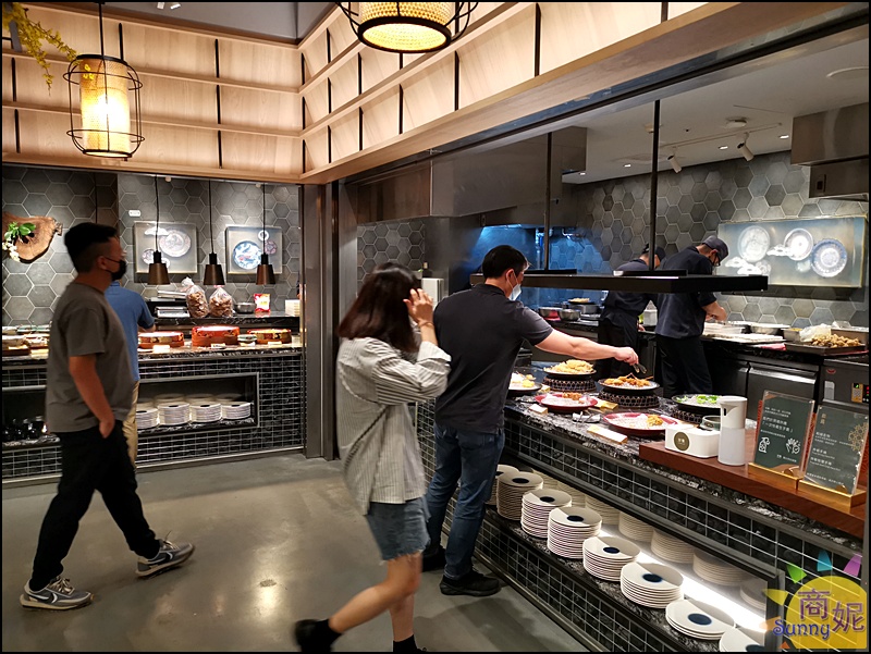 台中吃到飽【旭集台中店】頂級日式Buffet插旗大遠百！最新餐價、訂位攻略、9大主題餐檯必吃亮點全攻略