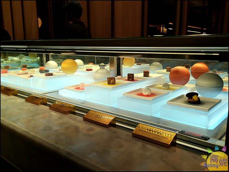 台中吃到飽【旭集台中店】頂級日式Buffet插旗大遠百！最新餐價、訂位攻略、9大主題餐檯必吃亮點全攻略