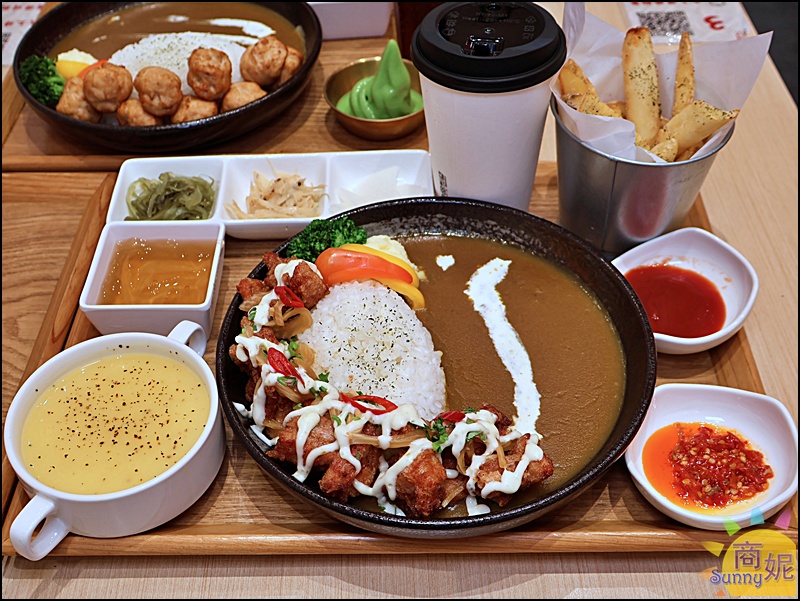 慢咖哩菜單｜台中超值咖哩百元出頭吃飽飽！內用玉米濃湯霜淇淋飲料吃到飽還免服務費