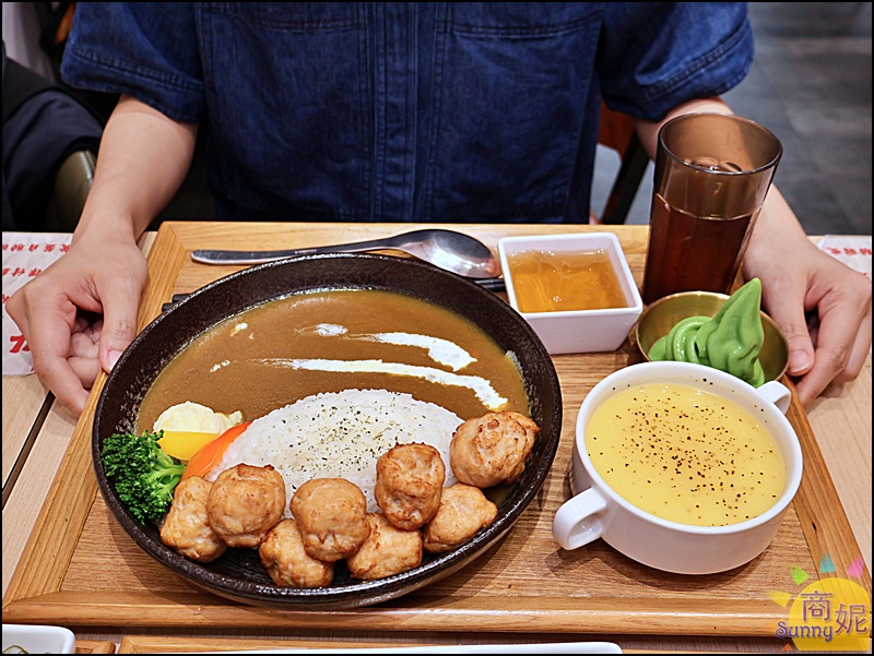 慢咖哩菜單|台中超值咖哩百元出頭吃飽飽!內用玉米濃湯霜淇淋飲料吃到飽還免服務費 慢咖哩菜單|台中超值咖哩百元出頭吃飽飽!內用玉米濃湯霜淇淋飲料吃到飽還免服務費