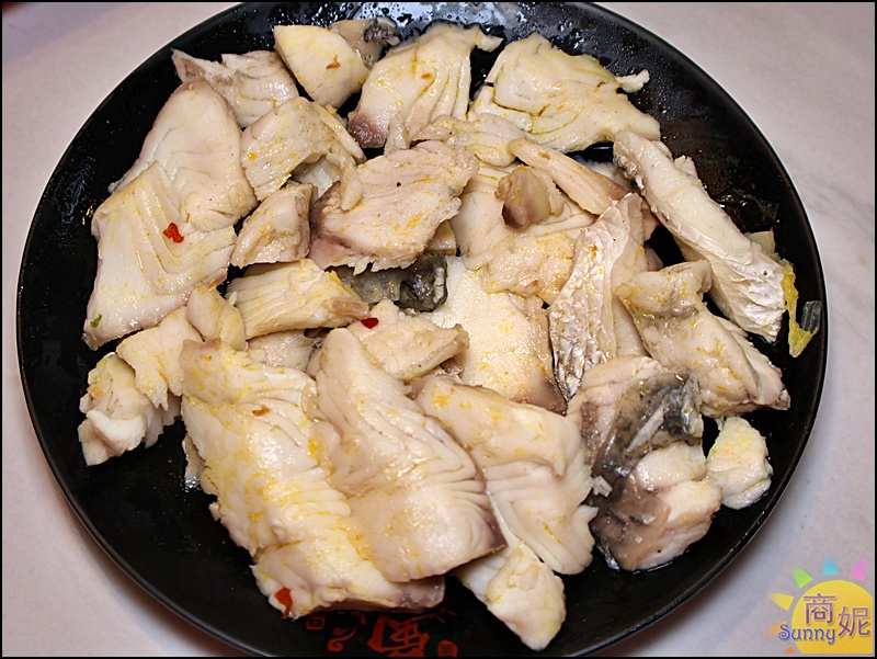 蜀都串香火鍋員林店｜員林美食推薦全台唯一熊貓主題串串鍋免服務費！必點奔馳鍋爽吃3種鍋底免人頭費，串串均一價12元附自助吧吃到飽