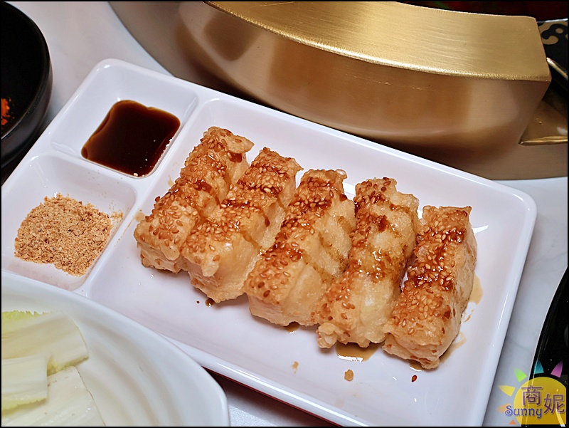 蜀都串香火鍋員林店｜員林美食推薦全台唯一熊貓主題串串鍋免服務費！必點奔馳鍋爽吃3種鍋底免人頭費，串串均一價12元附自助吧吃到飽