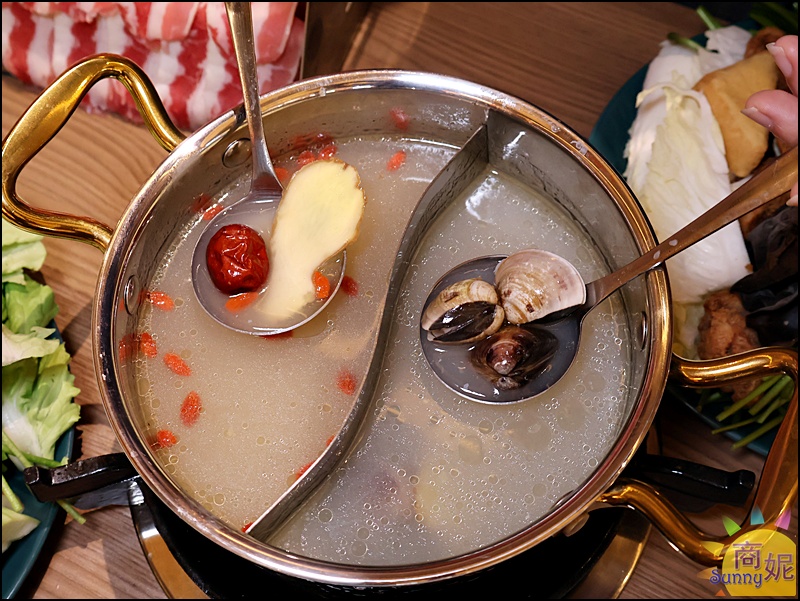 月團圓雞湯火鍋北屯店|台中北屯美食個人鴛鴦鍋,濃郁雞湯+超豐盛自助吧吃到飽398元起CP值爆表 月團圓雞湯火鍋北屯店|台中北屯美食個人鴛鴦鍋,濃郁雞湯+超豐盛自助吧吃到飽398元起CP值爆表