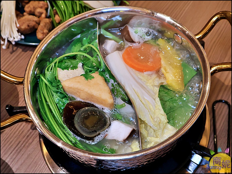 月團圓雞湯火鍋北屯店|台中北屯美食個人鴛鴦鍋,濃郁雞湯+超豐盛自助吧吃到飽398元起CP值爆表 月團圓雞湯火鍋北屯店|台中北屯美食個人鴛鴦鍋,濃郁雞湯+超豐盛自助吧吃到飽398元起CP值爆表