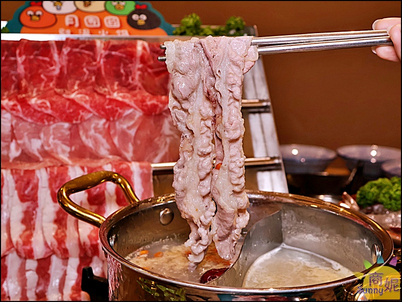 月團圓雞湯火鍋北屯店|台中北屯美食個人鴛鴦鍋,濃郁雞湯+超豐盛自助吧吃到飽398元起CP值爆表 月團圓雞湯火鍋北屯店|台中北屯美食個人鴛鴦鍋,濃郁雞湯+超豐盛自助吧吃到飽398元起CP值爆表