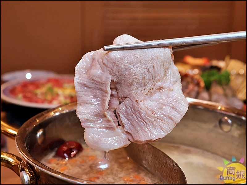 月團圓雞湯火鍋北屯店|台中北屯美食個人鴛鴦鍋,濃郁雞湯+超豐盛自助吧吃到飽398元起CP值爆表 月團圓雞湯火鍋北屯店|台中北屯美食個人鴛鴦鍋,濃郁雞湯+超豐盛自助吧吃到飽398元起CP值爆表