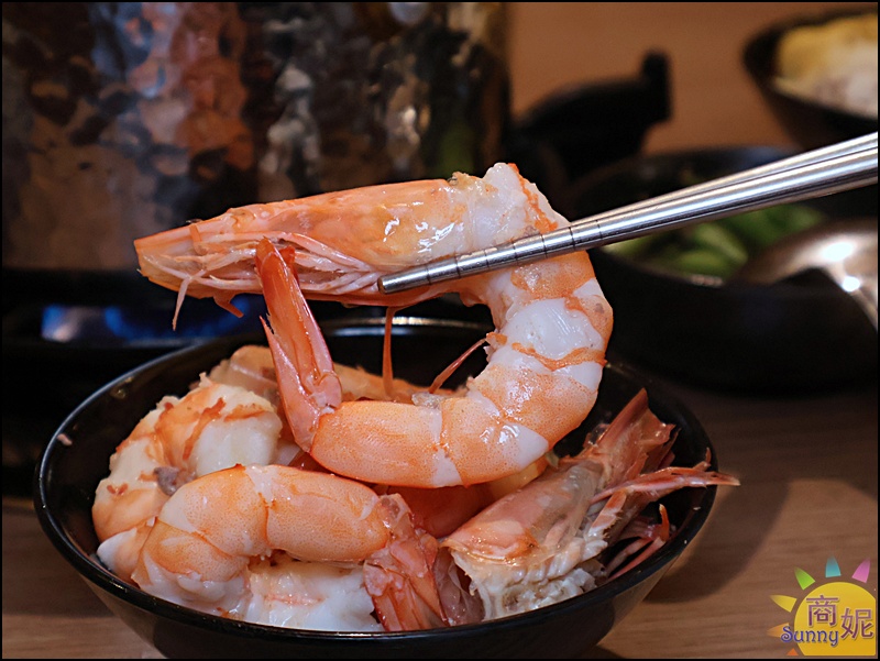 月團圓雞湯火鍋北屯店｜台中北屯美食個人鴛鴦鍋，濃郁雞湯+超豐盛自助吧吃到飽398元起CP值爆表