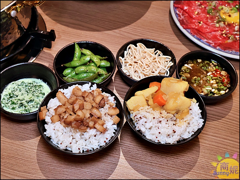 月團圓雞湯火鍋北屯店｜台中北屯美食個人鴛鴦鍋，濃郁雞湯+超豐盛自助吧吃到飽398元起CP值爆表