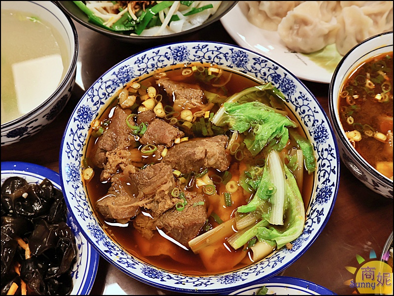 大鼎夏荷麵食館埔里店|苗栗超人氣牛肉麵開二店!古色古香寬敞空間、古董收藏免費參觀,古早味豆花吃到飽免服務費大型停車場交通便利 大鼎夏荷麵食館埔里店|苗栗超人氣牛肉麵開二店!古色古香寬敞空間、古董收藏免費參觀,古早味豆花吃到飽免服務費大型停車場交通便利