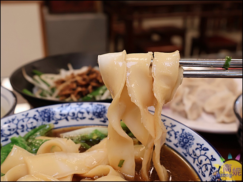 大鼎夏荷麵食館埔里店|苗栗超人氣牛肉麵開二店!古色古香寬敞空間、古董收藏免費參觀,古早味豆花吃到飽免服務費大型停車場交通便利 大鼎夏荷麵食館埔里店|苗栗超人氣牛肉麵開二店!古色古香寬敞空間、古董收藏免費參觀,古早味豆花吃到飽免服務費大型停車場交通便利