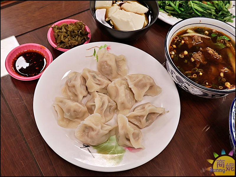 大鼎夏荷麵食館埔里店|苗栗超人氣牛肉麵開二店!古色古香寬敞空間、古董收藏免費參觀,古早味豆花吃到飽免服務費大型停車場交通便利 大鼎夏荷麵食館埔里店|苗栗超人氣牛肉麵開二店!古色古香寬敞空間、古董收藏免費參觀,古早味豆花吃到飽免服務費大型停車場交通便利